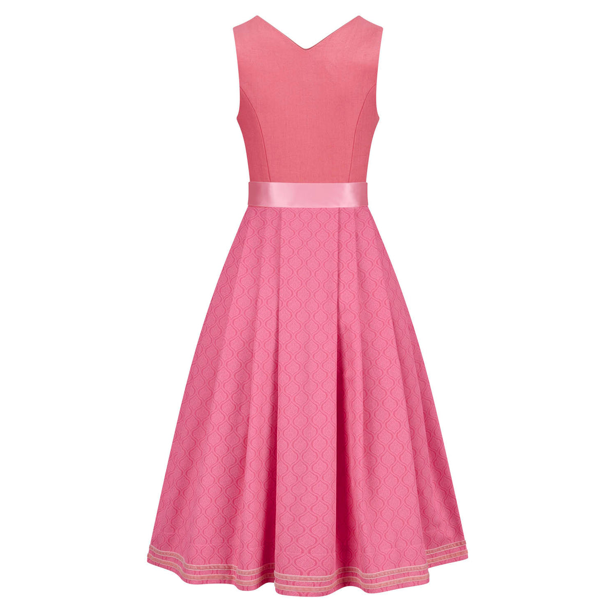 Dirndl in Koralle mit gemustertem Baumwollrock und V-Ausschnitt hinten – Rückenansicht