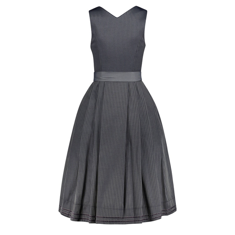 Rückansicht Dirndl Mina Blau mit klassischer Knopfleiste und schön fallendem Rock