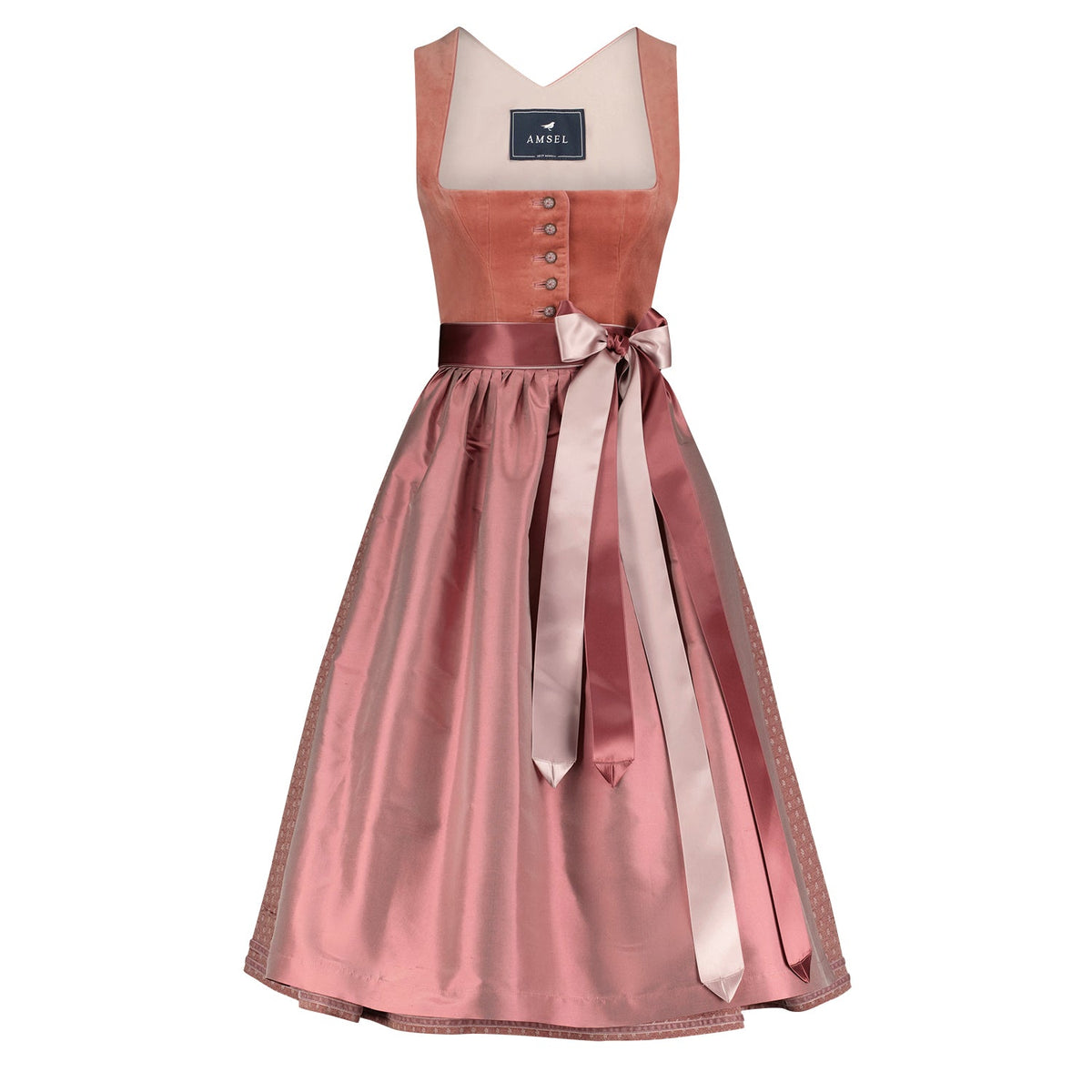 Samtdirndl Mara in Peach mit Seidenschürze und Satinbändern – elegantes Mididirndl in Rosétönen.