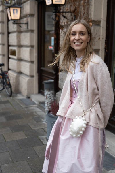 Brautdirndl für die Trachtenhochzeit im Winter: So wird die Winterhochzeit zur Traumhochzeit! - Amsel Fashion