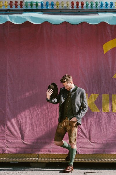 Oktoberfest Lederhosen: Warum die Hirschlederne auf der Wiesn die beste Wahl ist - Amsel Fashion