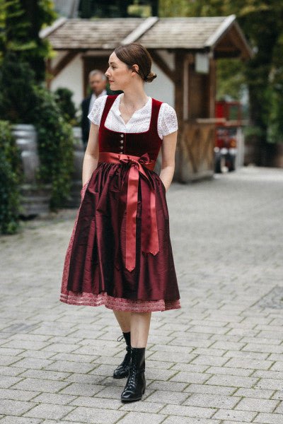 Samtdirndl auf dem Oktoberfest? Ja, freilich! - Amsel Fashion