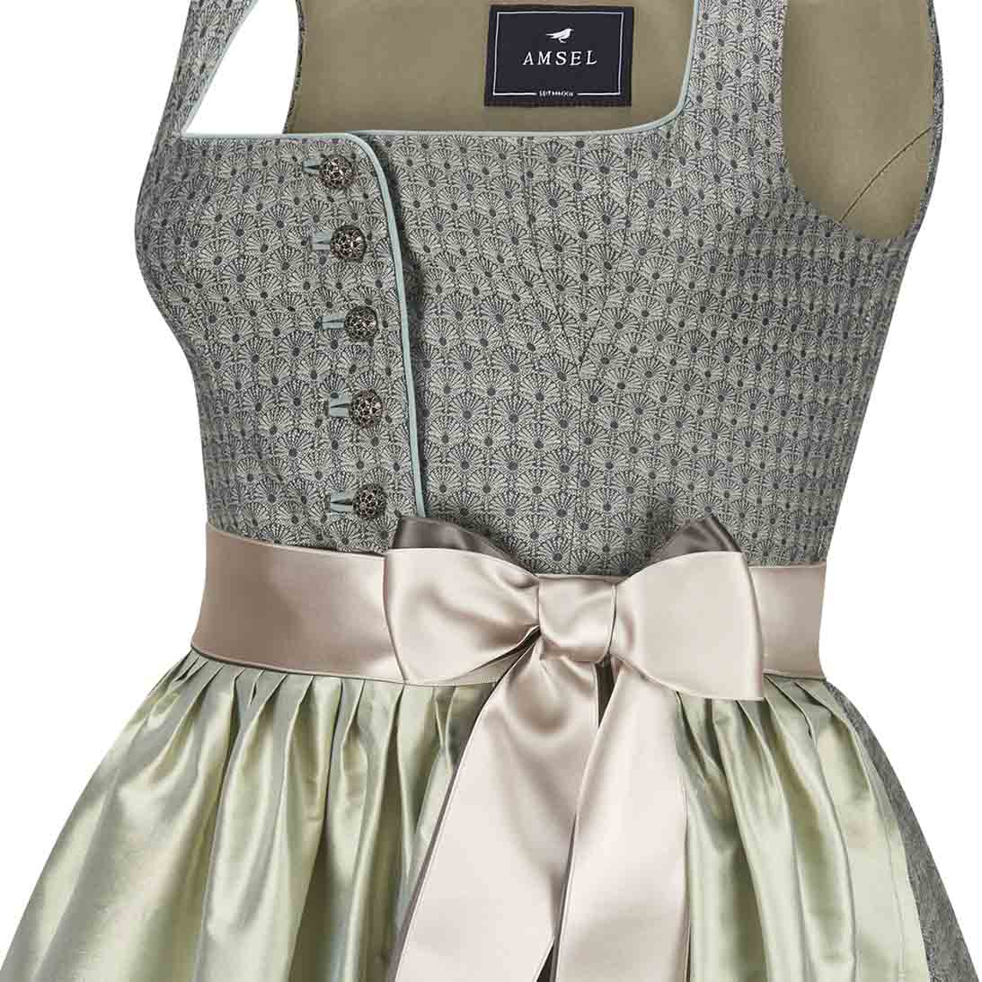 Detailansicht Dirndl Frida in Salbei mit zweifarbigen Satinbändern