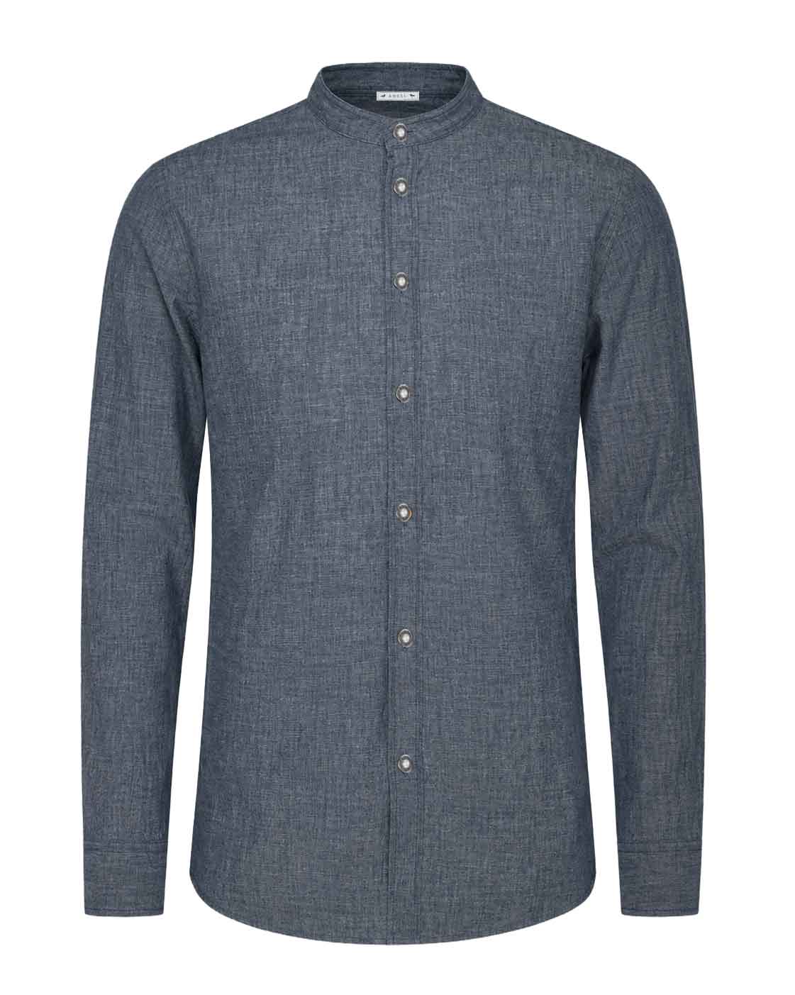 Trachtenhemd in Jeansblau mit Hornknopf.