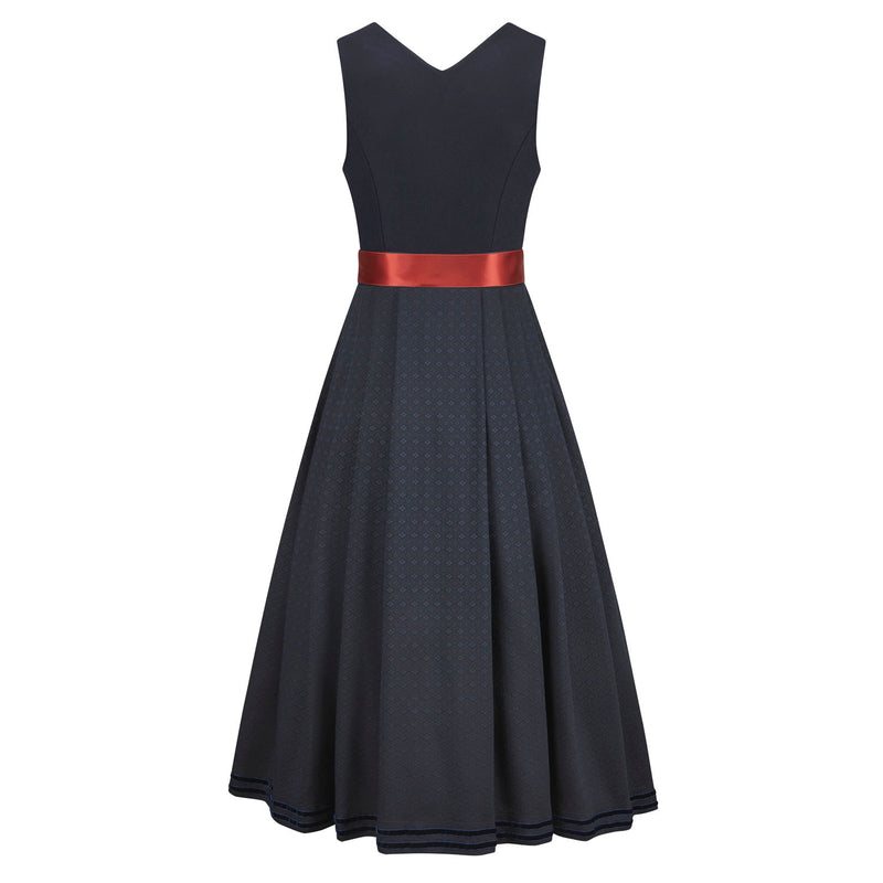 Lodendirndl Paula Blau – Rückansicht des langen Dirndls in Blau